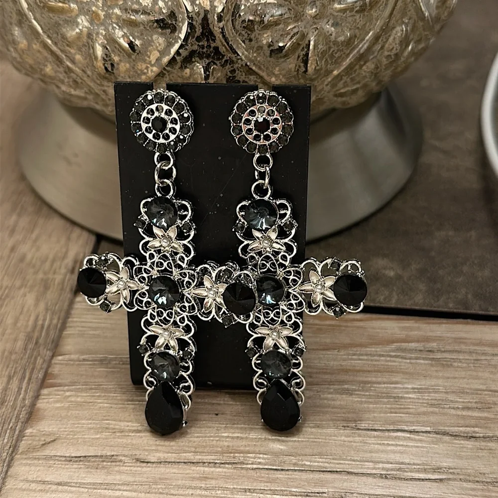 NWOT High End Silver Tone Earrings! Black Stones